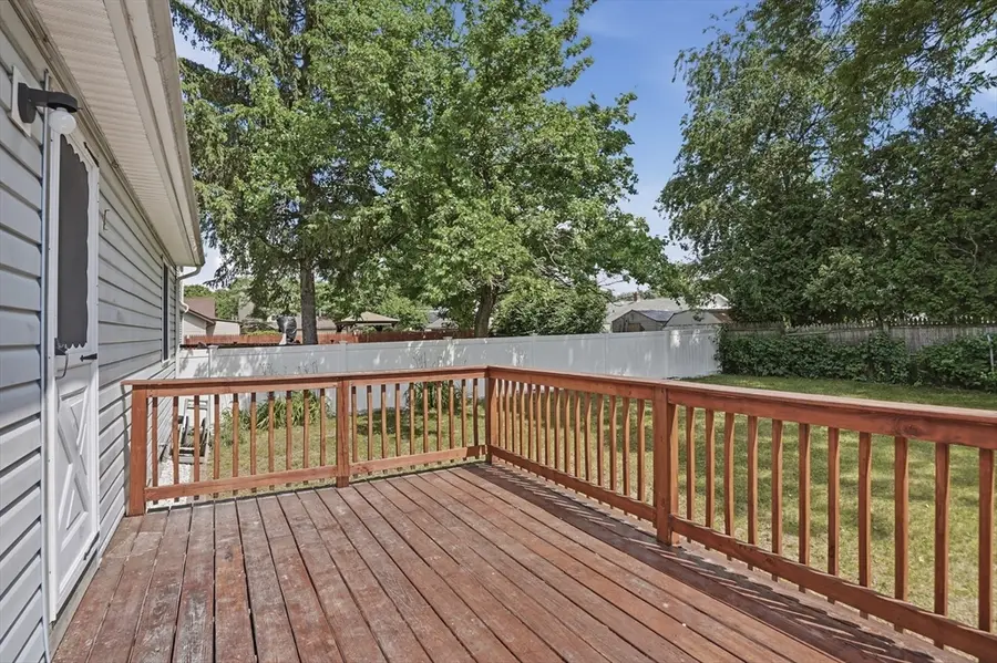 29 Rosella Street, Springfield, MA 01118 - #3