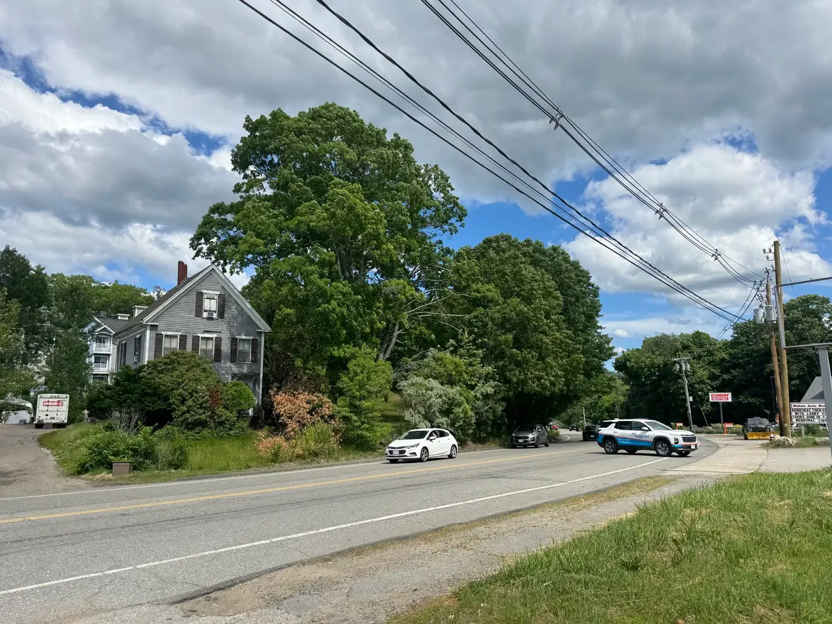 21 Broad St, Merrimac, MA 01860 - #1