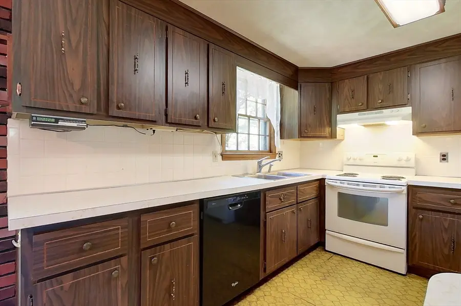 30 Mason St, Pepperell, MA 01463 - #3