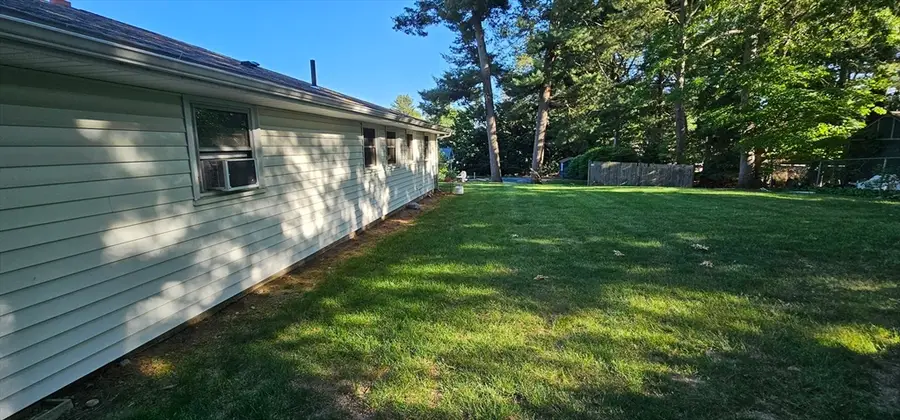 22 Pondview Cir, Brockton, MA 02301 - #3