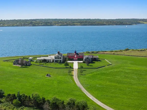441 W Main Road, Little Compton, RI 02837