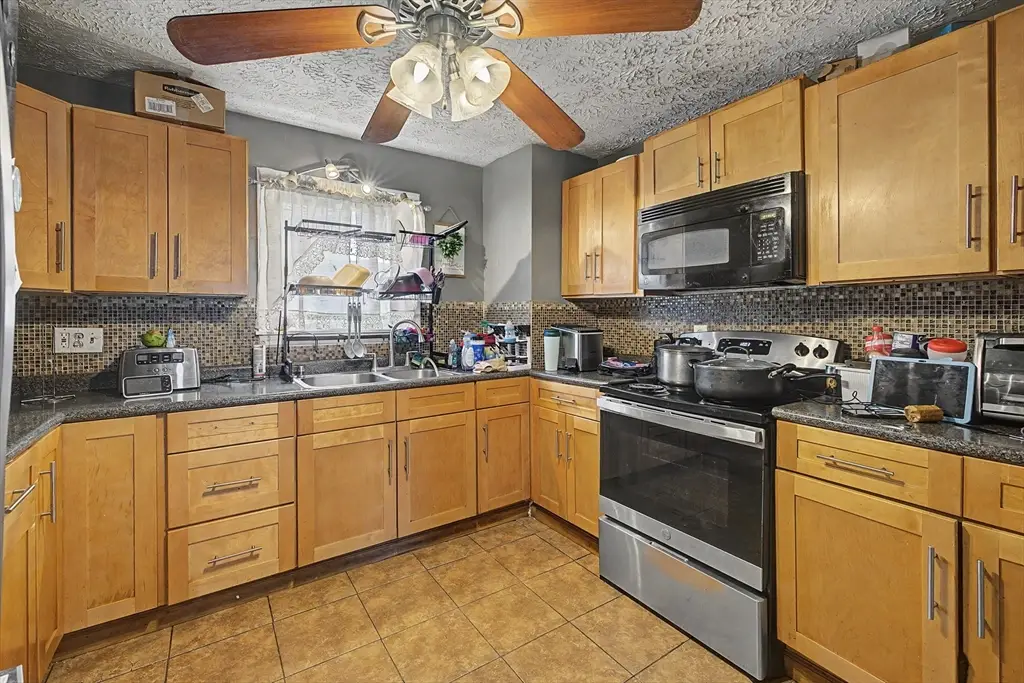 23 Jenness St, Springfield, MA 01104 - #1
