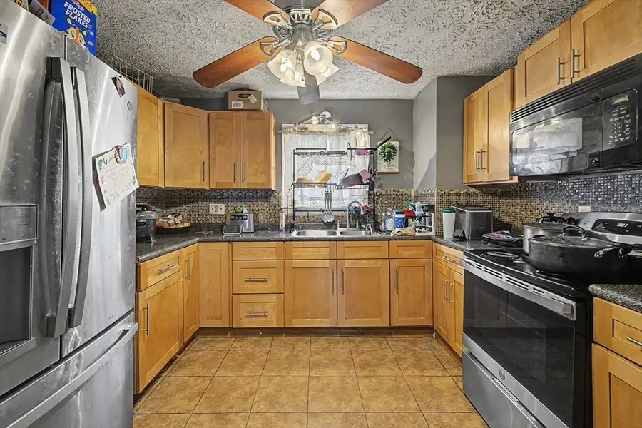 23 Jenness St, Springfield, MA 01104 - #2
