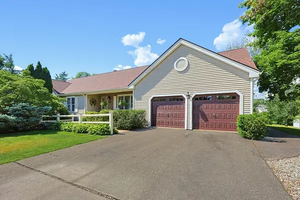 471 Hoppin Hill Ave, North Attleboro, MA 02760