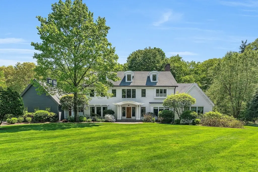10 Chandler Circle, Weston, MA 02493 - #1