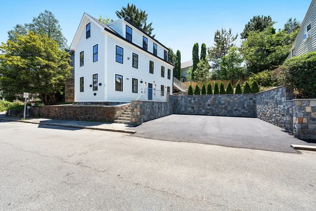 290 Washington St #B, Marblehead, MA 01945 - #1