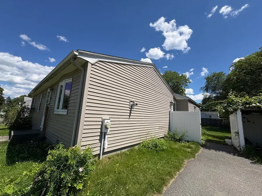 40 Partridge Dr, Springfield, MA 01119 - #3
