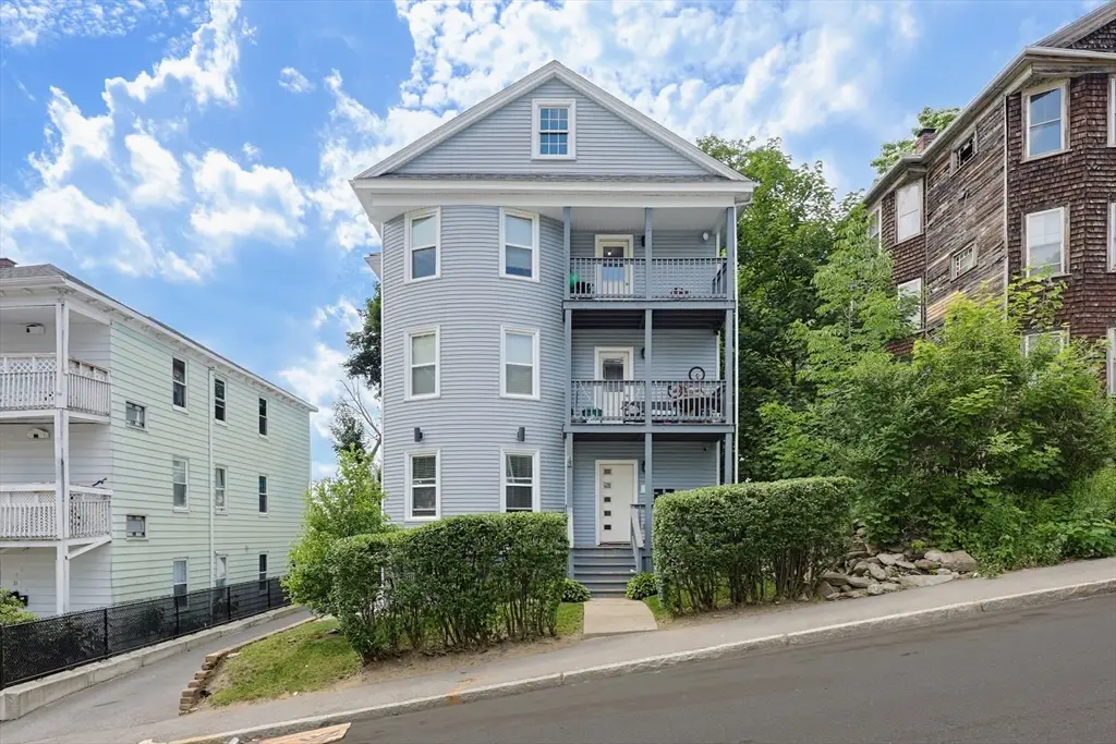 15 Stanton St, Worcester, MA 01605 - #1