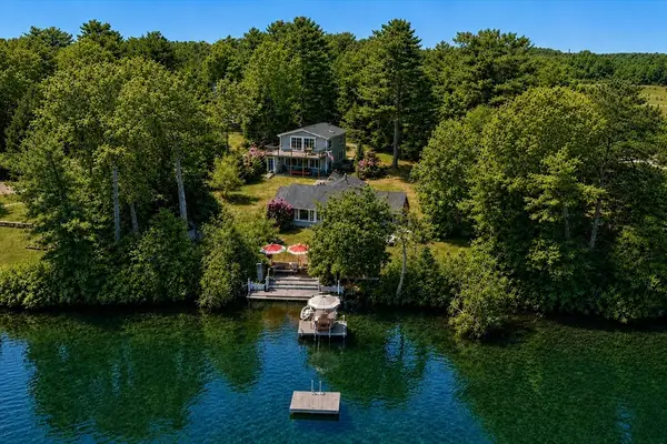 14 Spectacle Pond Ter, Wareham, MA 02571