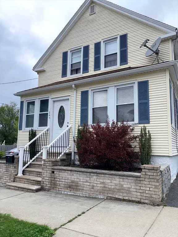 245 Clifford St, New Bedford, MA 02745 - #1