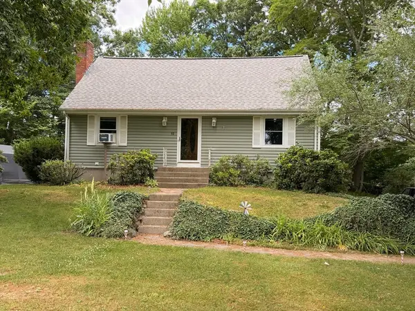 92 Horace Darling Dr, North Attleboro, MA 02760