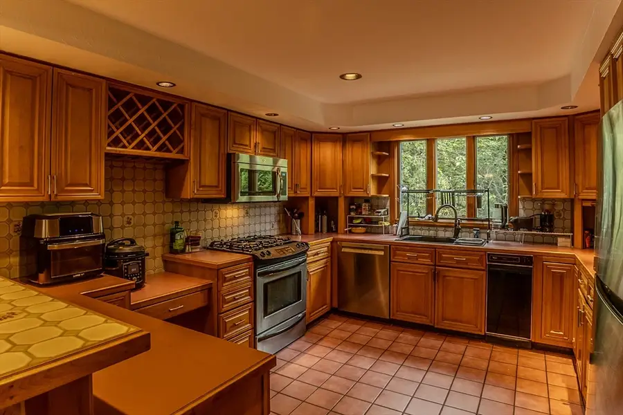 68 Davis Rd., Westport, MA 02790 - #2