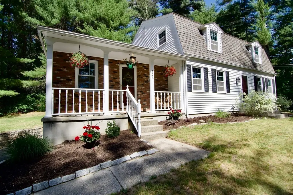 326 Flynt St, Palmer, MA 01069 - #1