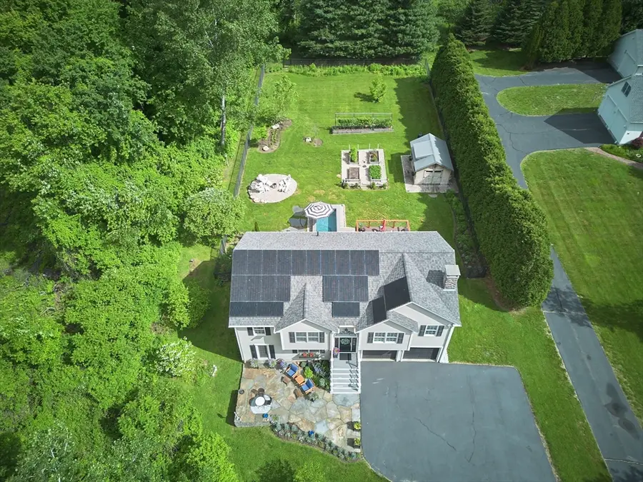 21 Holly Circle, Easthampton, MA 01027 - #2