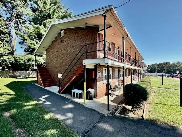 438 Springfield, Agawam, MA 01001 - #2