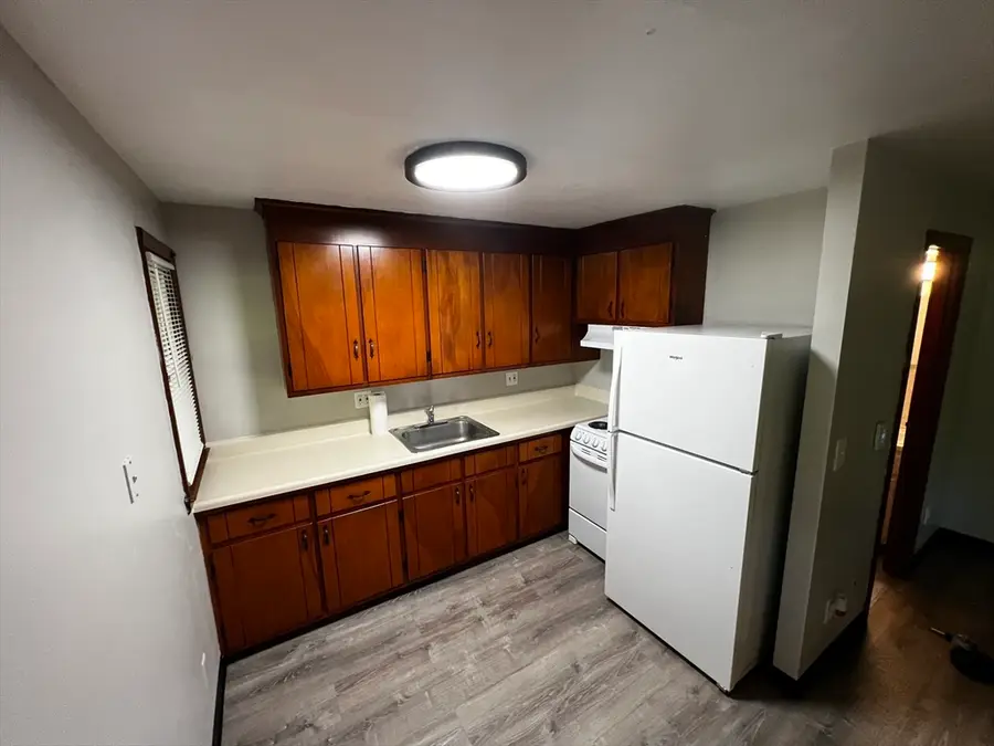 438 Springfield, Agawam, MA 01001 - #3