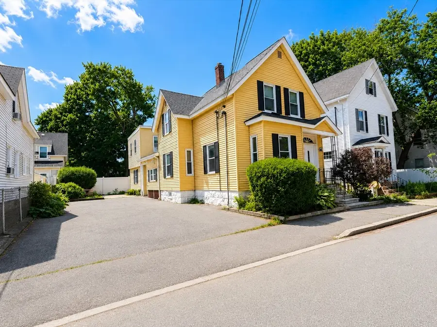 35 Puffer St, Lowell, MA 01851 - #2