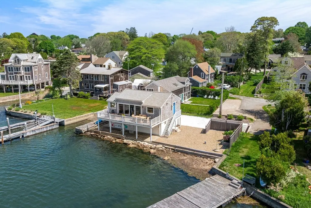 8 Bonneau Court, Dartmouth, MA 02748 - #1