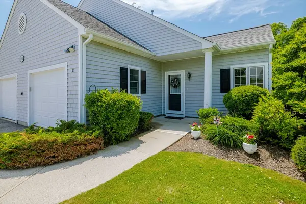 32 Village Way #32, Westport, MA 02790