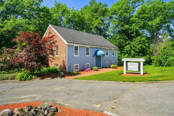 125 Ipswich Rd, Topsfield, MA 01983