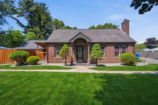 958 Parker St, Springfield, MA 01129