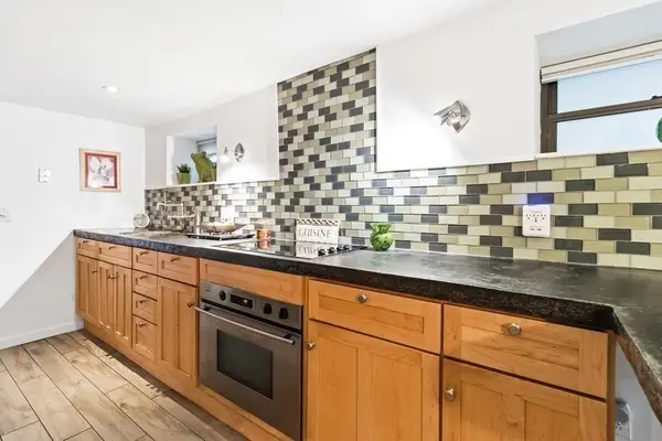 92 Green St #1, Boston, MA 02129