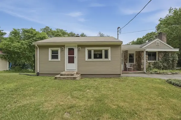 61 Flagg Swamp Rd, Freetown, MA 02717