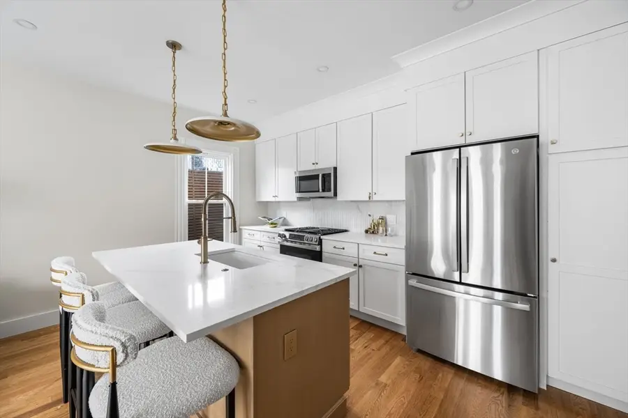 14 Harbor View Street #1, Boston, MA 02125 - #3