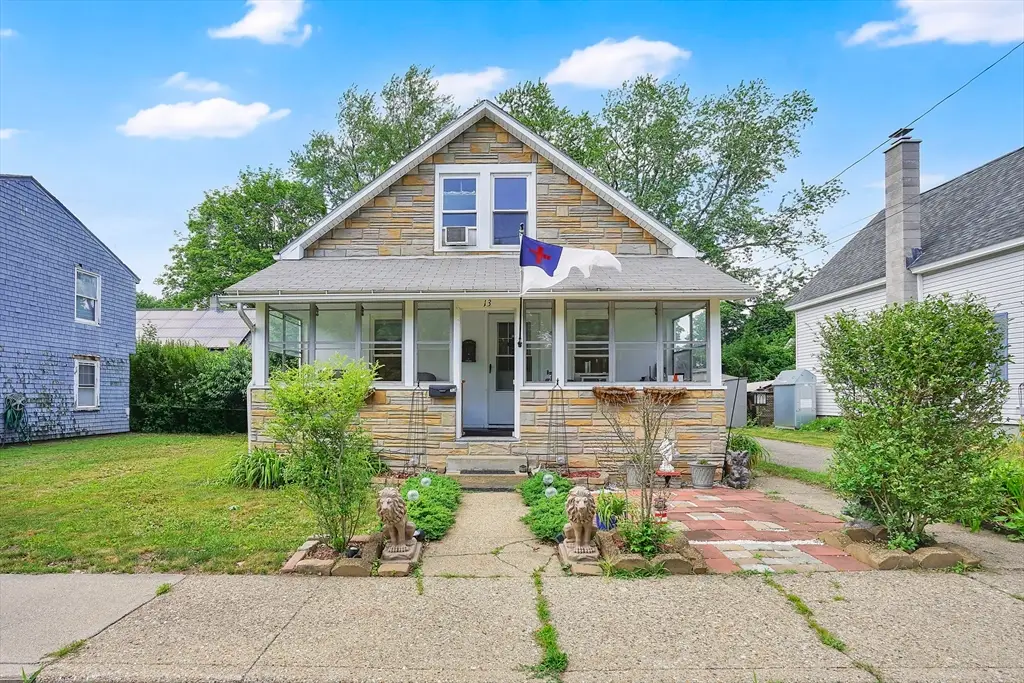 13 Orchard St, Palmer, MA 01069 - #1
