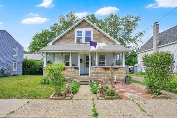 13 Orchard St, Palmer, MA 01069