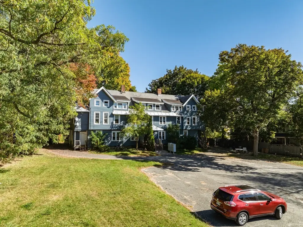 162 Woodlawn Ave, Pittsfield, MA 01201 - #1