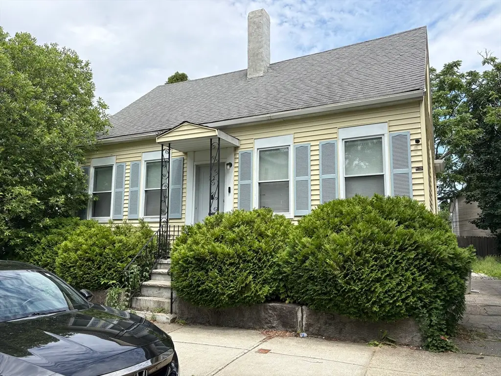 72 Walden St, New Bedford, MA 02740 - #1