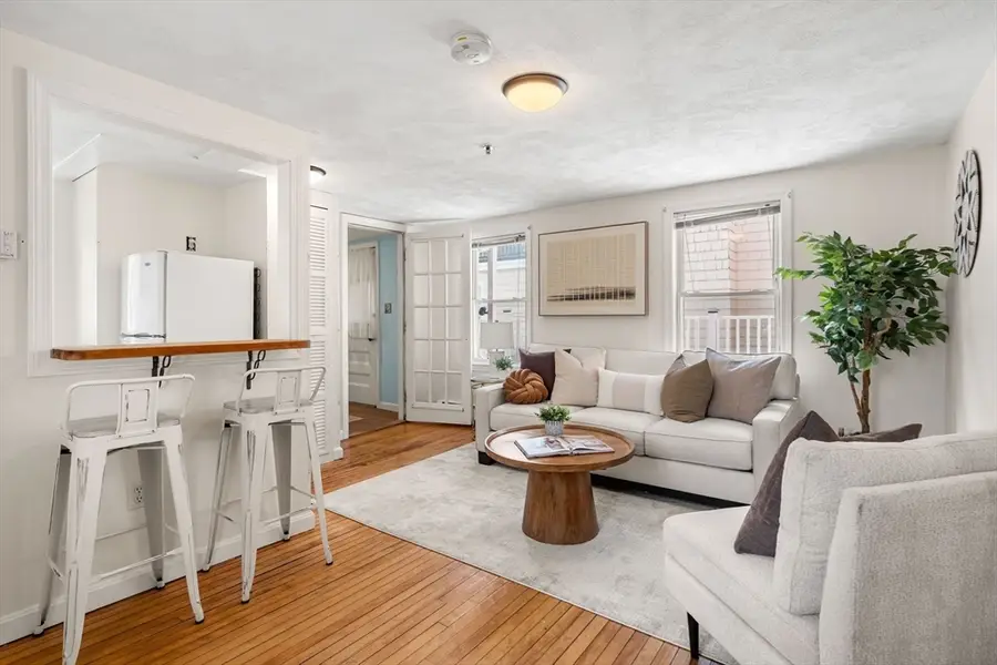 21 Hawkes St #5, Marblehead, MA 01945 - #3