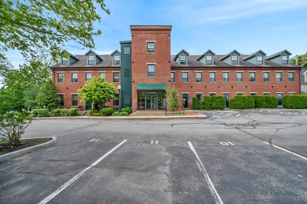25 Pond St #203, Amesbury, MA 01913 - #1