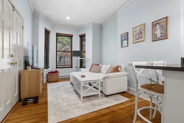 290 K St #2, Boston, MA 02127