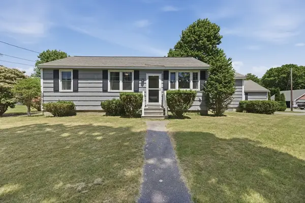 5 Vine St, Amesbury, MA 01913