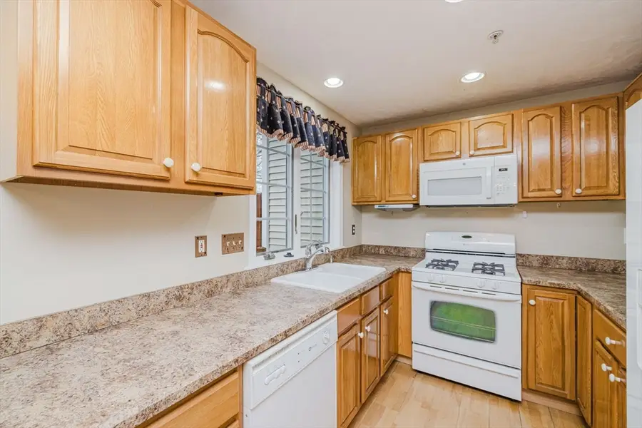 16 Clifton Street #F, Taunton, MA 02780 - #3