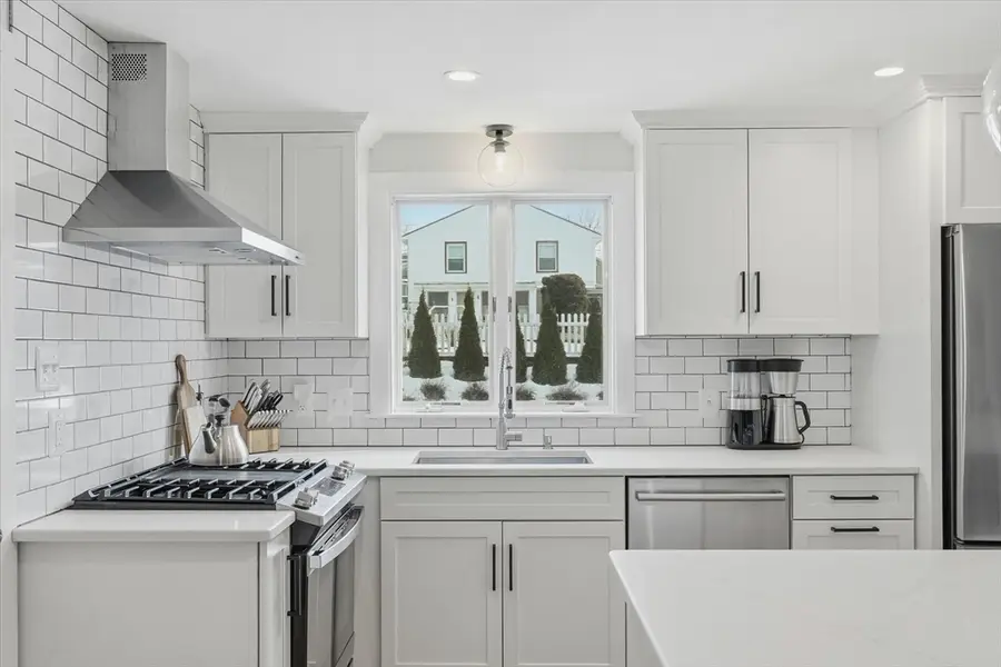 42 Matthies St, Beverly, MA 01915 - #3