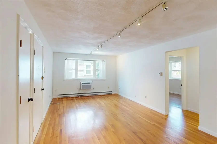 104 Trowbridge St #4, Cambridge, MA 02138 - #2