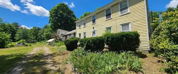 12 Brookline Street, Pepperell, MA 01463