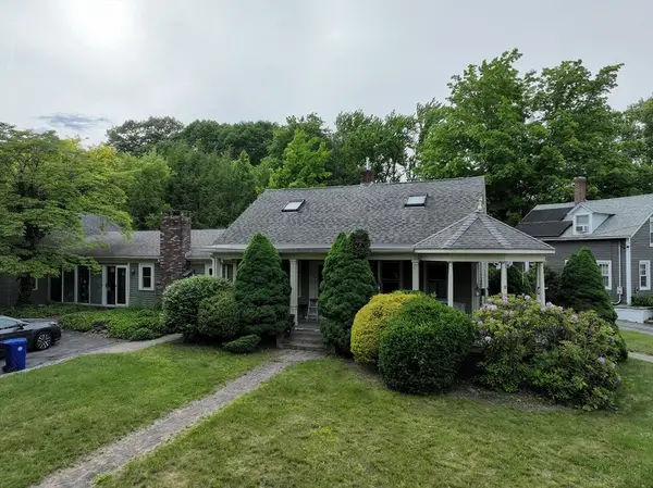 18 North Ave, Attleboro, MA 02703
