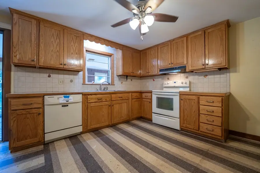12 Melrose Ave, Dartmouth, MA 02747 - #2
