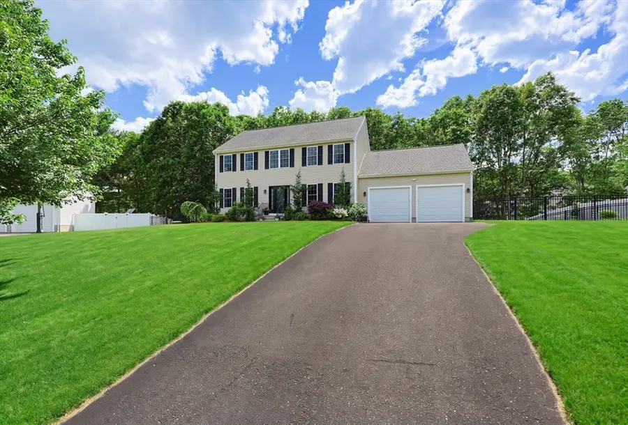 7 Stanley Cir, Mansfield, MA 02048 - #2