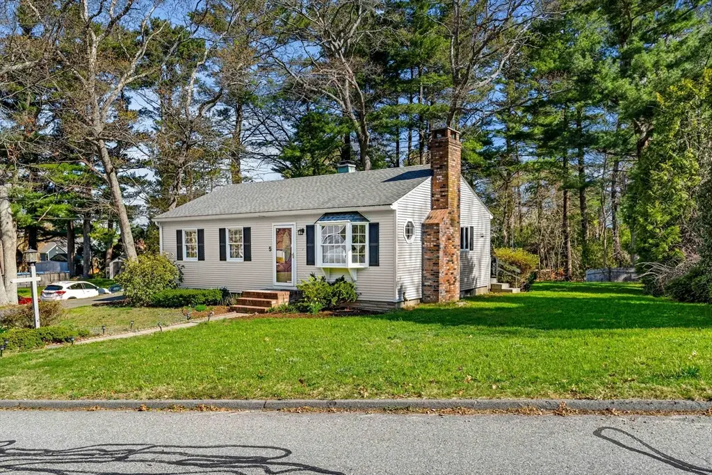5 Pershing Ave, Acushnet, MA 02743 - #1