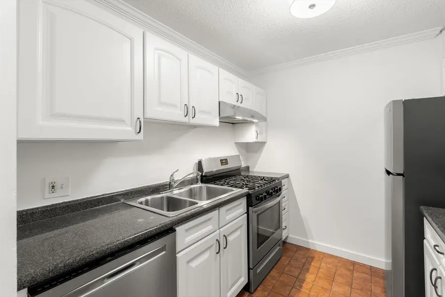 33 Pond Ave #523, Brookline, MA 02445 - #3