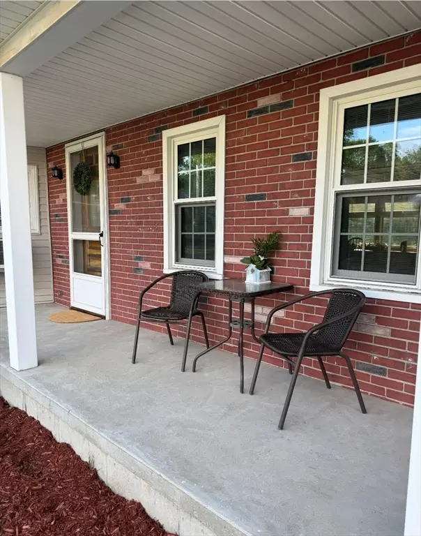 35 Maple St, Millbury, MA 01527 - #2