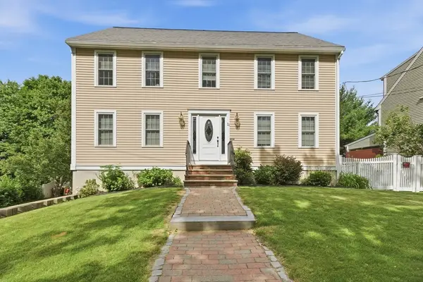 11 Amesbury Avenue, Amesbury, MA 01913
