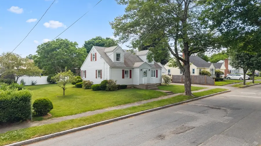 43 Rowena St, Worcester, MA 01606 - #3