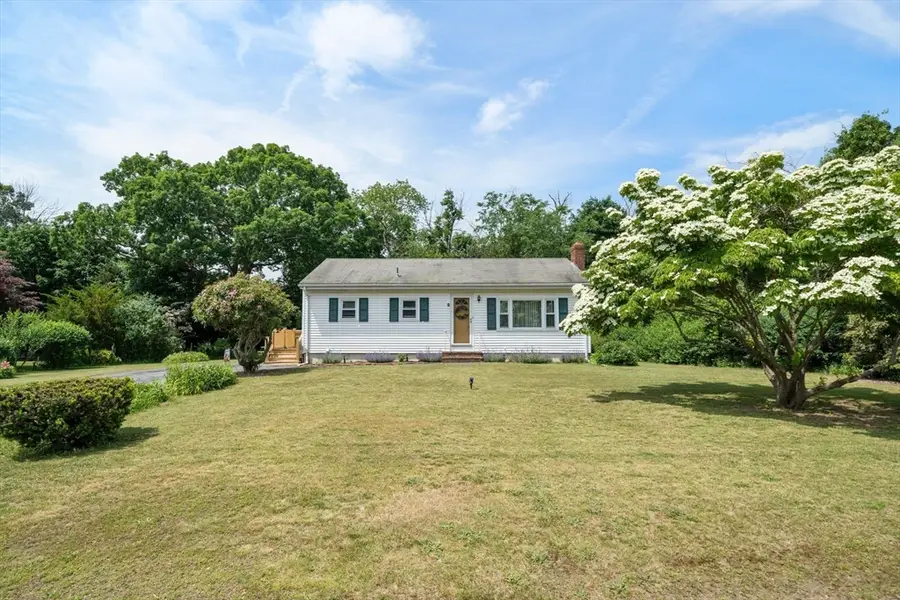 9 Mowry St, Raynham, MA 02767 - #3