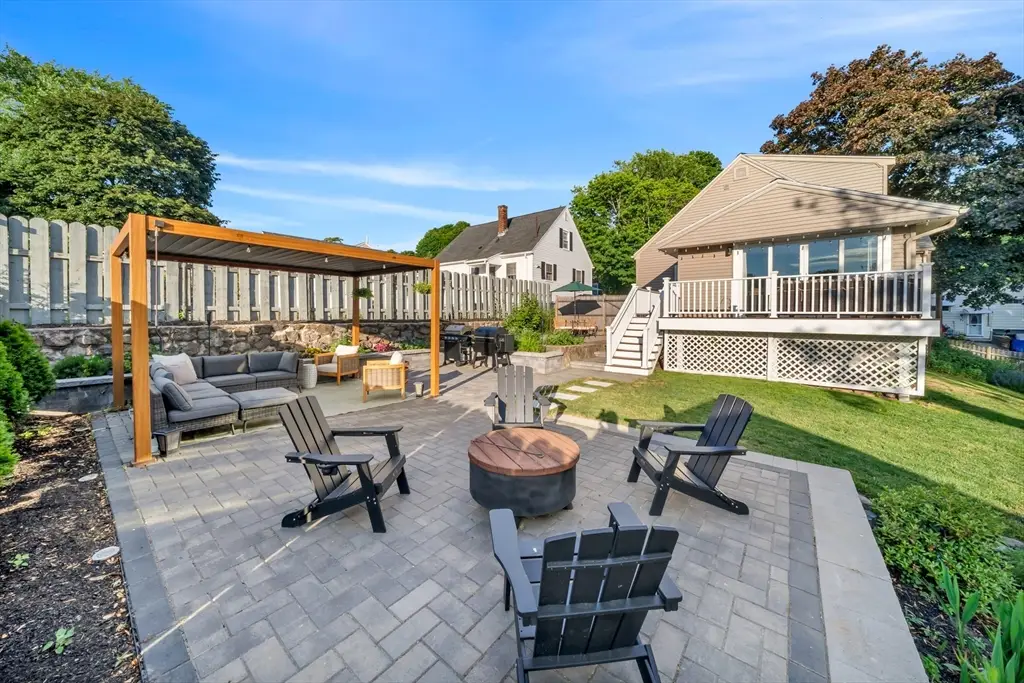 37 Hillcrest Ave, Beverly, MA 01915 - #1